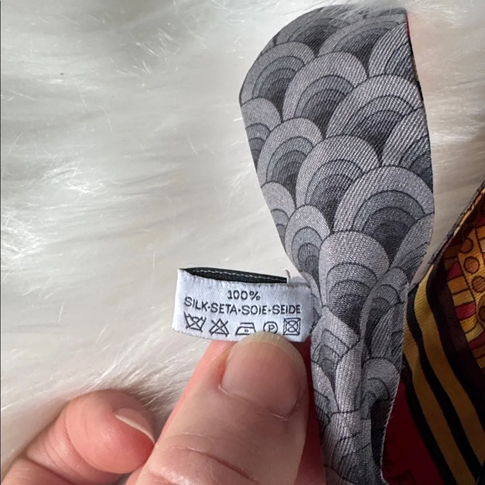 Salvatore Ferragamo silk double sided Twilly with gold‎ Gancini scarf ring